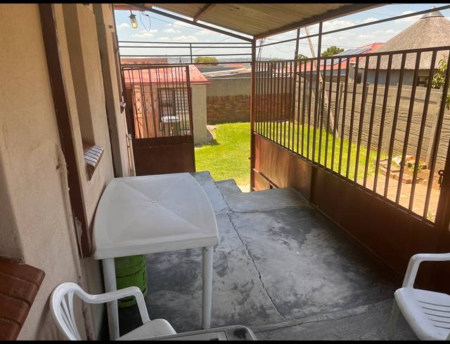 3 BEDROOM FREEHOLD FOR SALE IN SOUTH HILLS